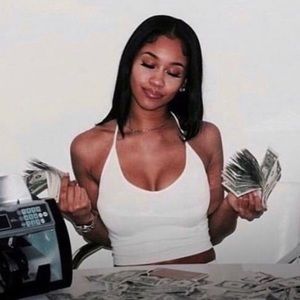 Meet your Posher, Raisa